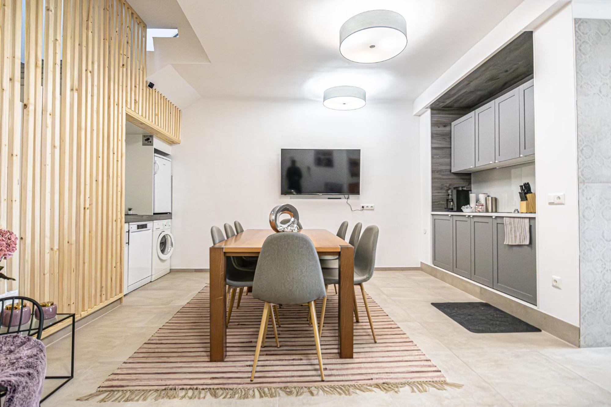 Krems Bahnhof Deluxe Rooms - Near Danube River エクステリア 写真