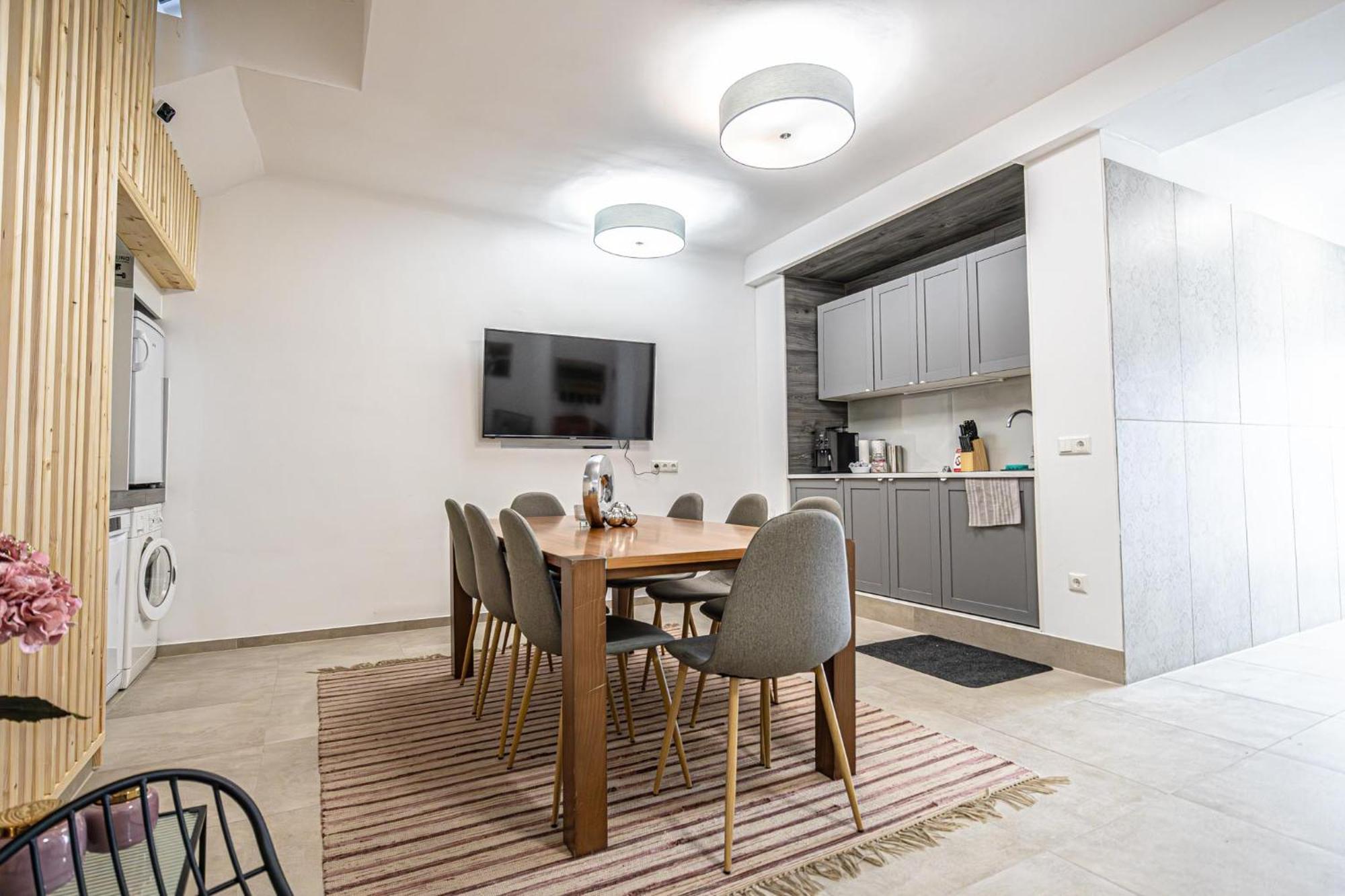 Krems Bahnhof Deluxe Rooms - Near Danube River エクステリア 写真