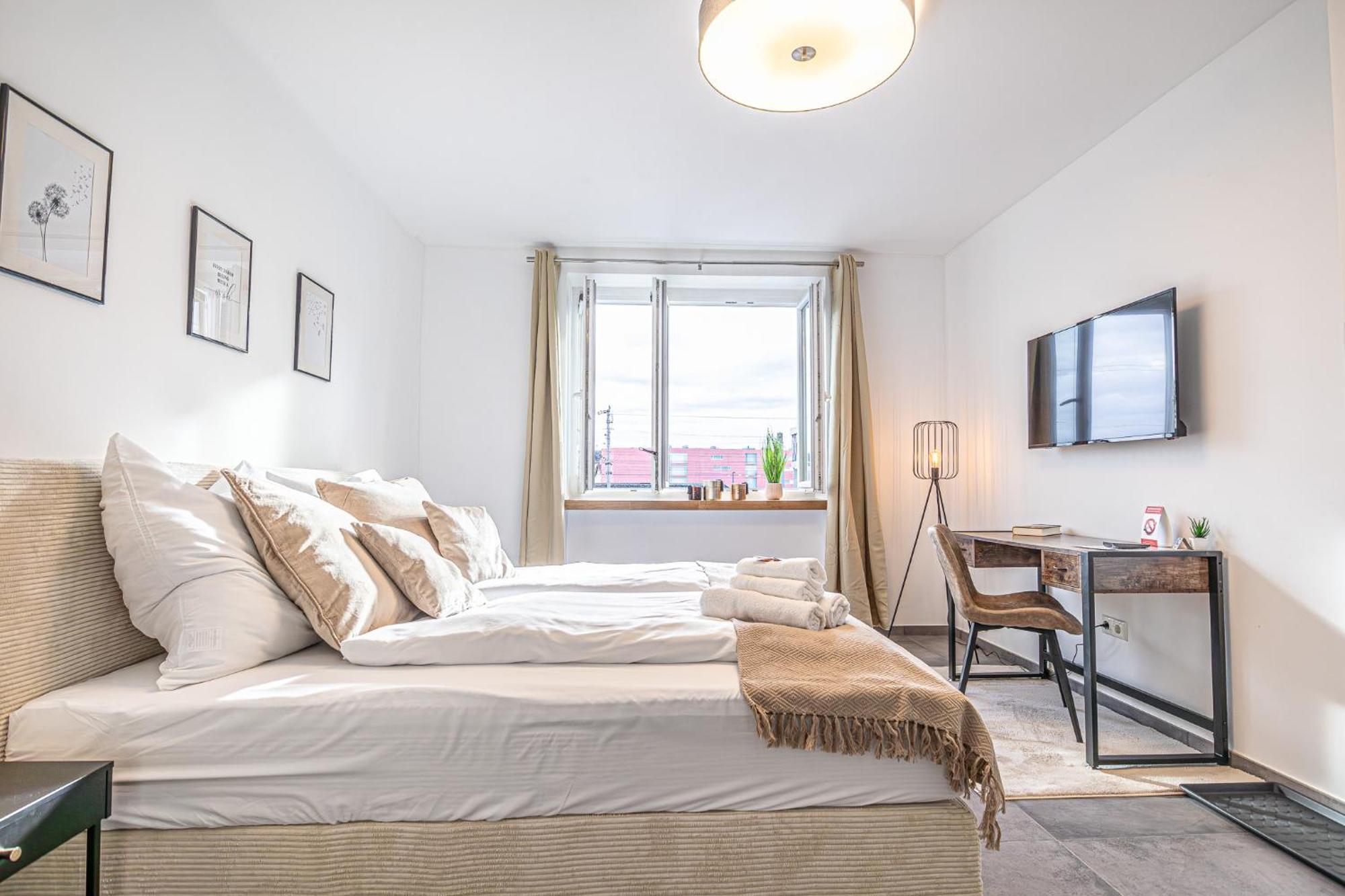 Krems Bahnhof Deluxe Rooms - Near Danube River エクステリア 写真
